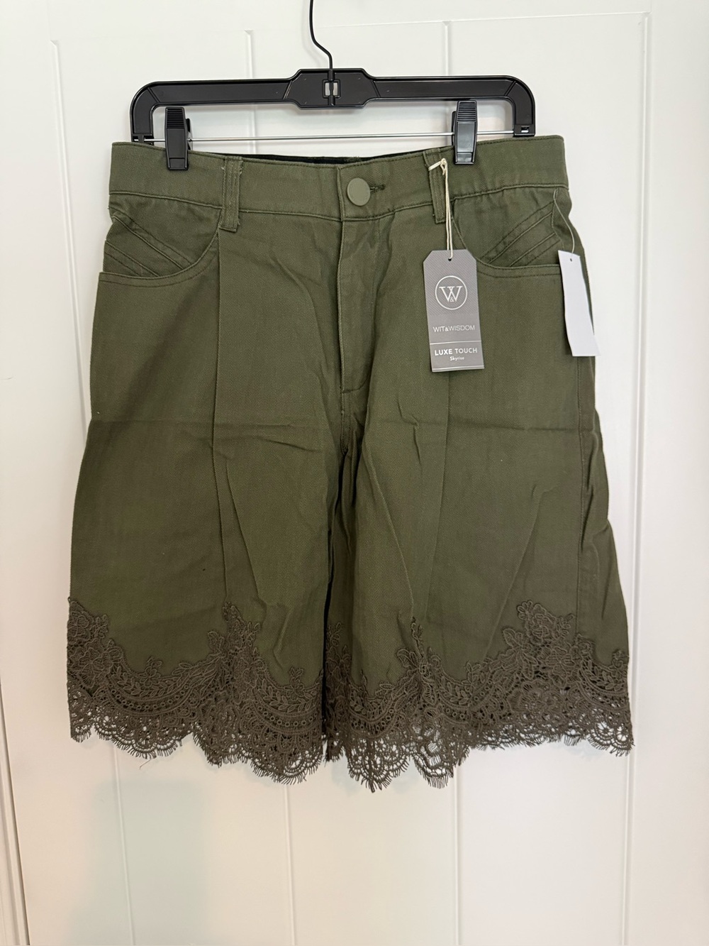 WIT & WISDOM SHORTS